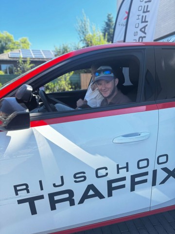 Joery droomde van rijden met de auto