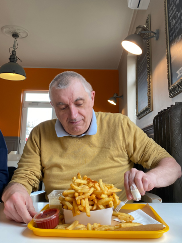 Luc droomde ervan om frietjes te gaan eten